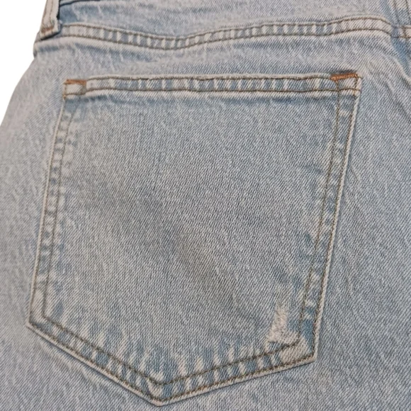 A&F Curve Love 90s Relaxed Fit High Rise Jeans Light Wash - Picture 10 of 15